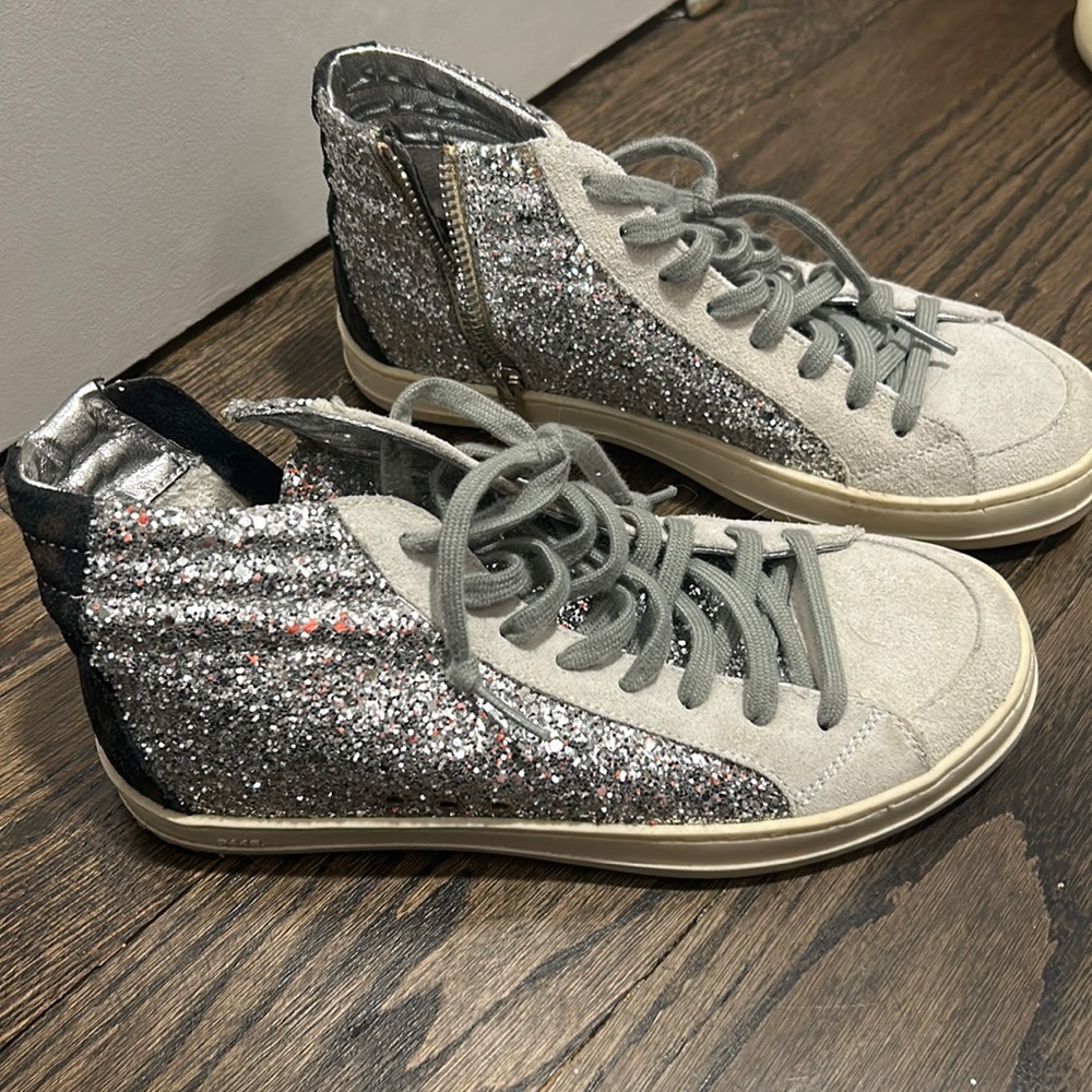 P448 high top glitter sneaker